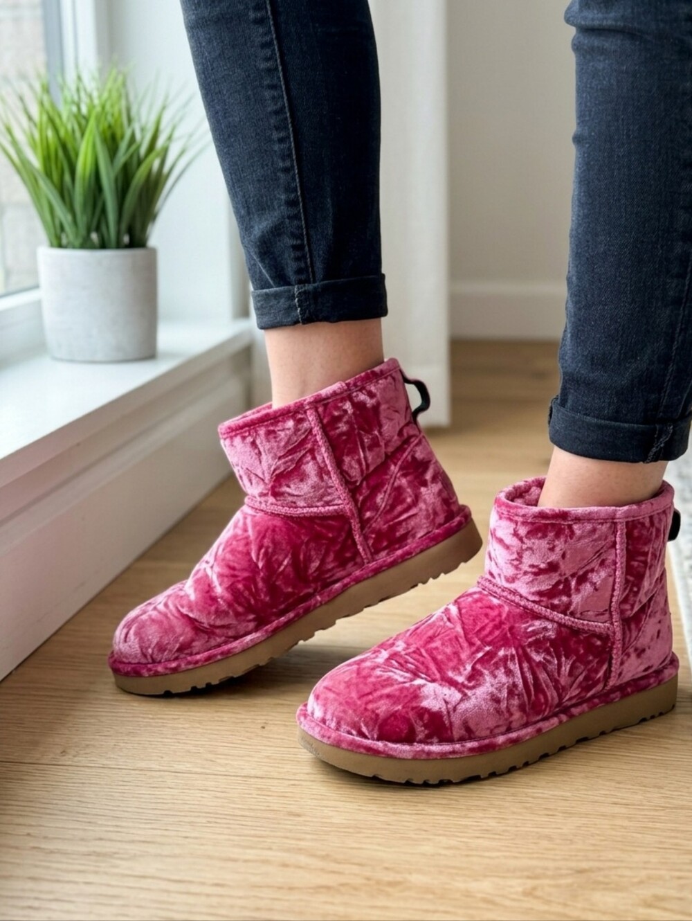 UGG ankle boots velvet bright pink YOUTH 5 fit's women's 6.5 PREOWNED